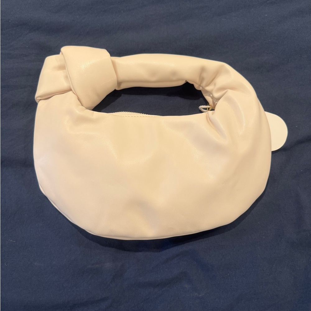 NWT Melie Bianco Elegant Cream Shoulder Bag - Picture 3 of 6